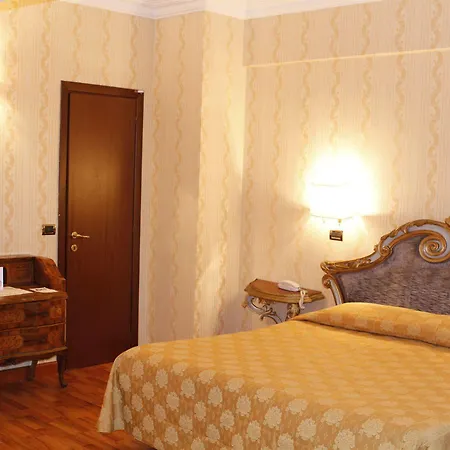 Ξενοδοχείο Lh Grand Hermitage 4*