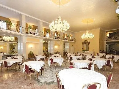 Lh Grand Hermitage